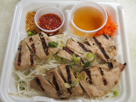 Grilled chicken and vermicelli