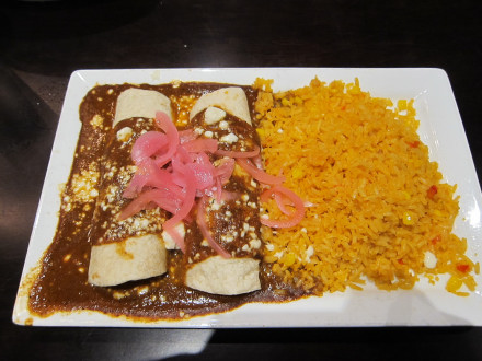 Mole enchiladas